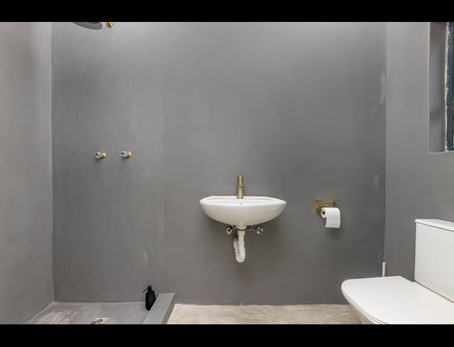 3 BEDROOM FULL FLOOR TO LET IN OVERKLOOF